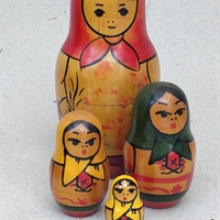 klassisk-bemalede-trædukker-babushka-russiske-gamle